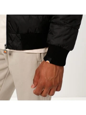 Aktion 🥰 Jacken & Mäntel Ellesse Steppjacke Corvara 2 In Black Günstig Kaufen 💯 7 Aktion 🥰 Jacken & Mäntel Ellesse Steppjacke Corvara 2 In Black Günstig Kaufen 💯 – Bild 7