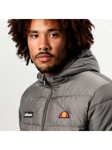 Auslauf 😉 Jacken & Mäntel Ellesse Steppjacke Corvara 2 In Dark Grey Günstig Kaufen ✨ 5 Auslauf 😉 Jacken & Mäntel Ellesse Steppjacke Corvara 2 In Dark Grey Günstig Kaufen ✨ – Bild 5